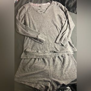 Daisy Fuentes 2 Piece Pajama Set